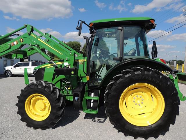 Image of John Deere 5090M equipment image 1