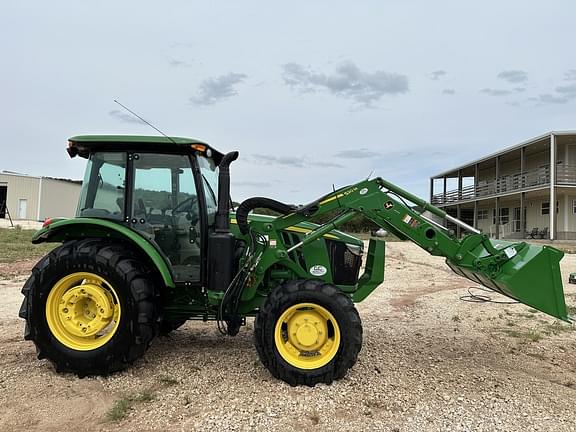 Image of John Deere 5100E equipment image 3