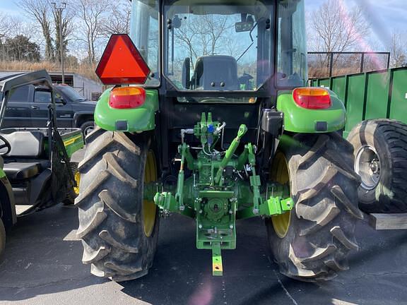 Image of John Deere 5100E equipment image 4