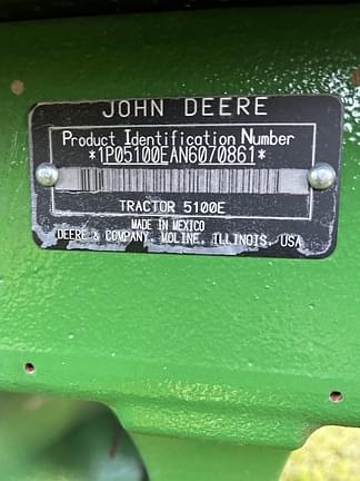 Image of John Deere 5100E equipment image 4