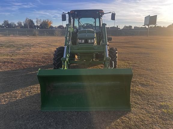 Image of John Deere 5100E equipment image 4