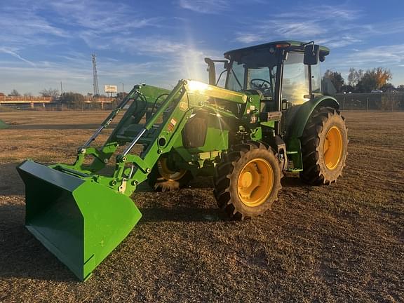 Image of John Deere 5100E equipment image 3