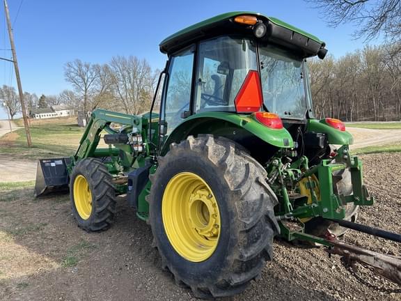 Image of John Deere 5100E equipment image 3