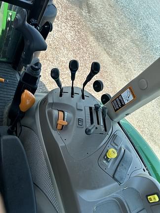 Image of John Deere 5100E equipment image 3