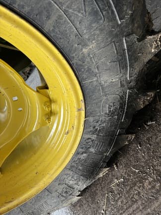 Image of John Deere 5100E equipment image 4