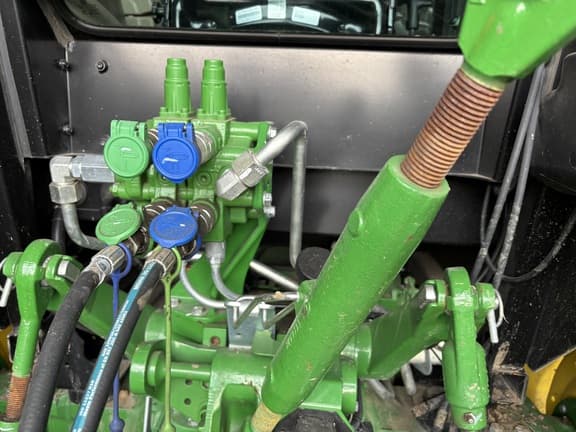 Image of John Deere 5100E equipment image 1