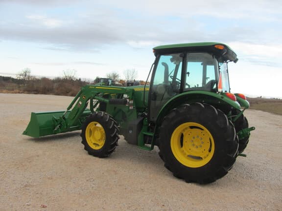 Image of John Deere 5100E equipment image 3
