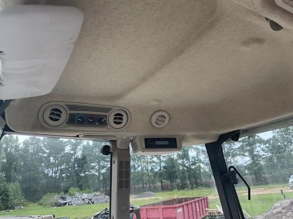 Image of John Deere 5100E equipment image 4