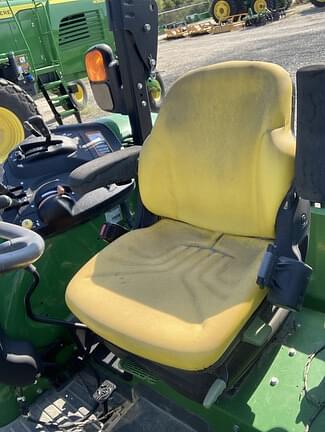 Image of John Deere 5100E equipment image 4