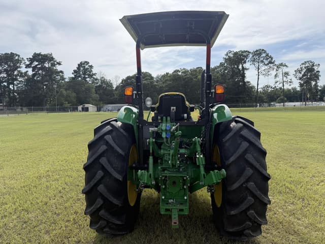 Image of John Deere 5100E equipment image 3