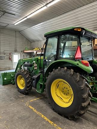 Image of John Deere 5100E equipment image 3