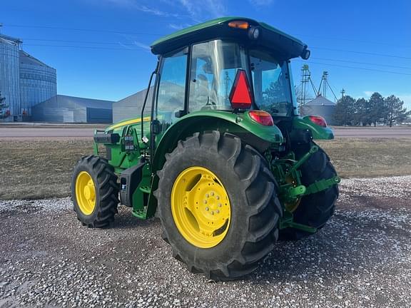 Image of John Deere 5100E equipment image 3