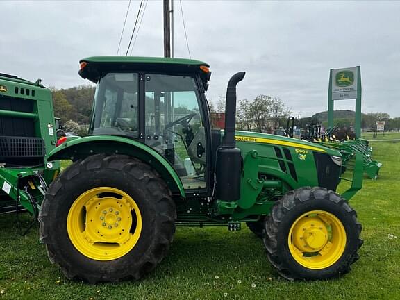 Image of John Deere 5100E equipment image 4