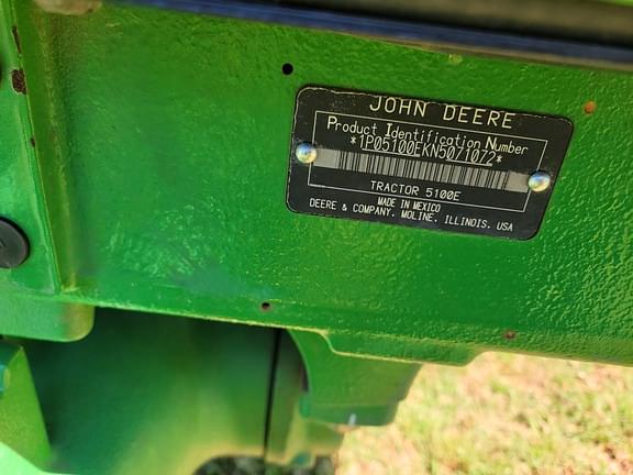 Image of John Deere 5100E equipment image 4