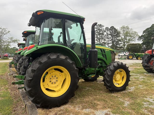 Image of John Deere 5100E equipment image 3