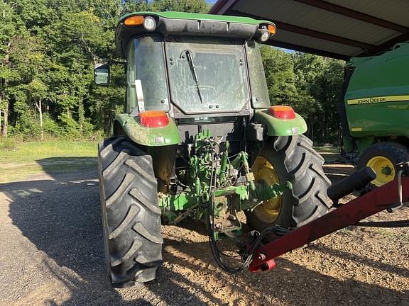Image of John Deere 5100E equipment image 4