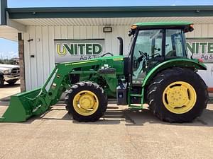 2022 John Deere 5100E Image