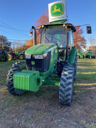 Image of John Deere 5100E equipment image 3
