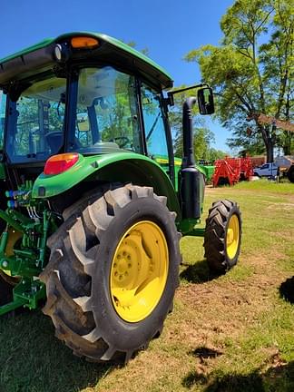 Image of John Deere 5100E equipment image 3