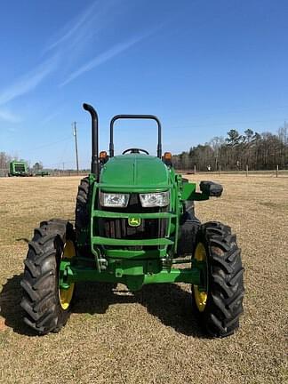 Image of John Deere 5100E equipment image 3