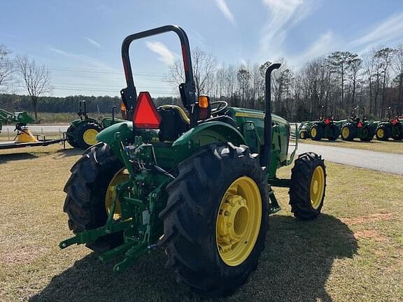 Image of John Deere 5100E equipment image 4