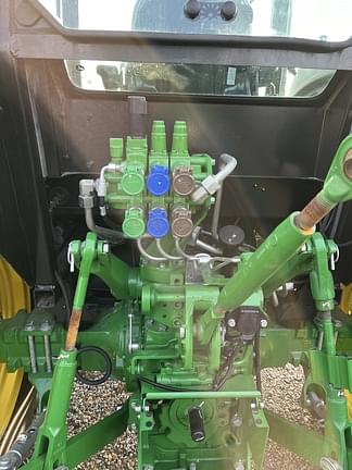 Image of John Deere 5100E equipment image 4