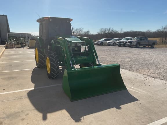 Image of John Deere 5100E equipment image 4