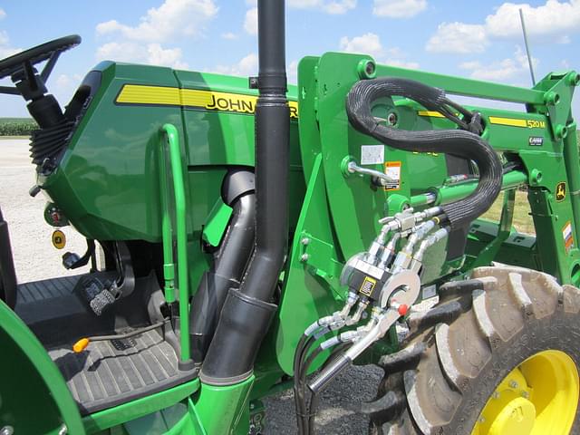 Image of John Deere 5100E equipment image 3