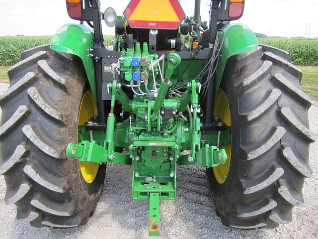 Image of John Deere 5100E equipment image 2