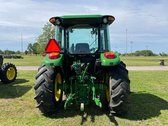 Image of John Deere 5100E equipment image 4