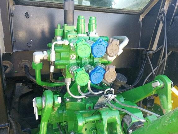Image of John Deere 5100E equipment image 4