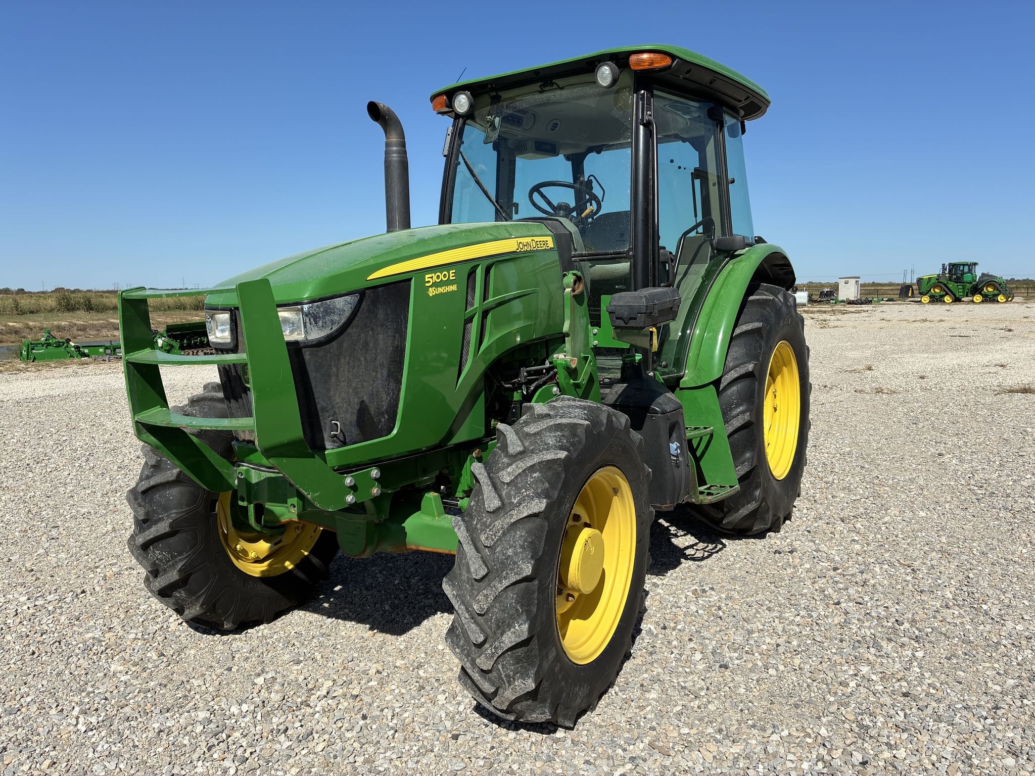 2022 John Deere 5100E Equipment Image0