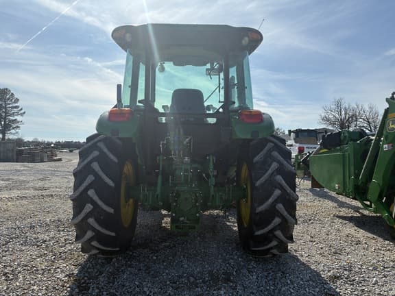 Image of John Deere 5100E equipment image 3