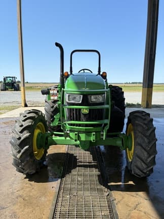 Image of John Deere 5100E equipment image 2