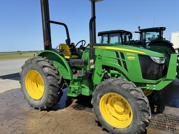 2022 John Deere 5100E Equipment Image0