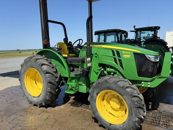 Image of John Deere 5100E equipment image 1