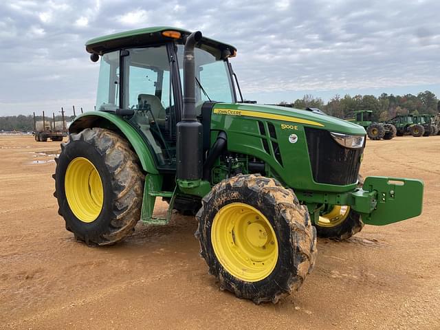 Image of John Deere 5100E equipment image 3