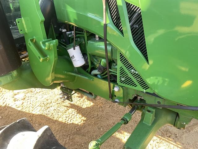 Image of John Deere 5100E equipment image 4