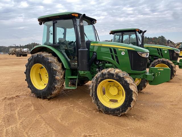 Image of John Deere 5100E equipment image 3