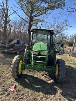 Image of John Deere 5100E equipment image 3