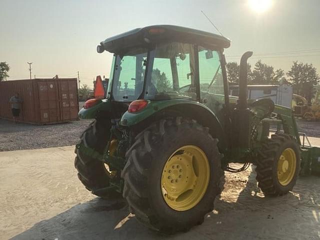 Image of John Deere 5100E equipment image 3