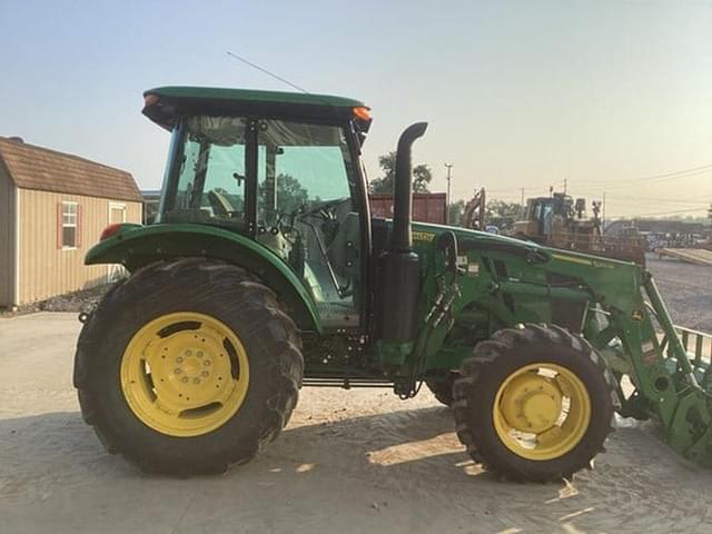 Image of John Deere 5100E equipment image 4