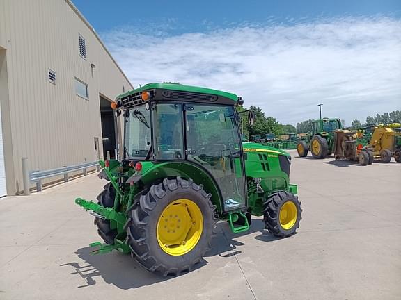 Image of John Deere 5100GN equipment image 1