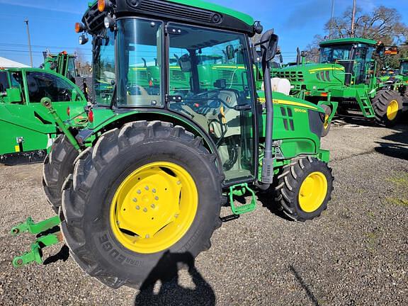 Image of John Deere 5100GN equipment image 4