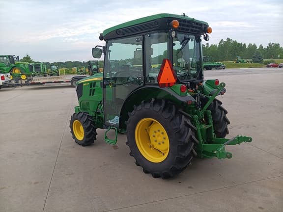 Image of John Deere 5100GN equipment image 4