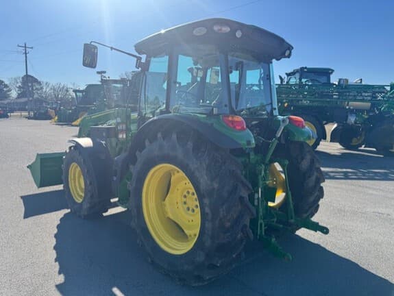 Image of John Deere 5100M equipment image 4