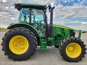 2022 John Deere 5100M Image