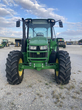 Image of John Deere 5100M equipment image 1