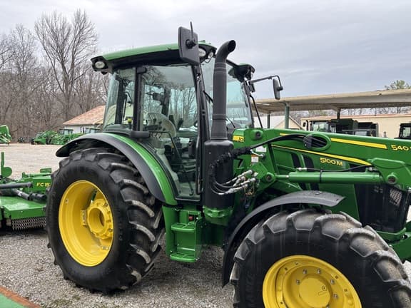 Image of John Deere 5100M equipment image 4