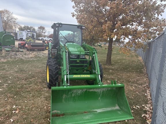 Image of John Deere 5100M equipment image 1